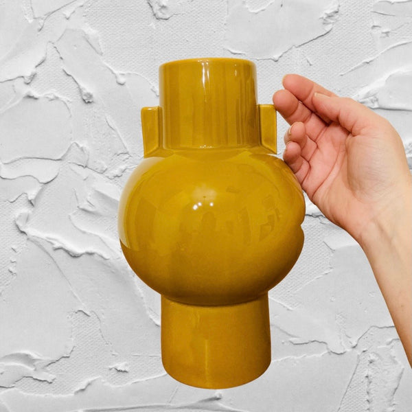 GOLDSMITH vase